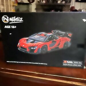 Nifeliz Red Sports Car Building Set